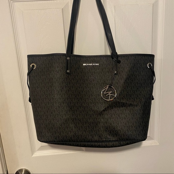 Michael Kors BUNDLE! jet set travel tote, wristlet and wallet set - Picture 4 of 13